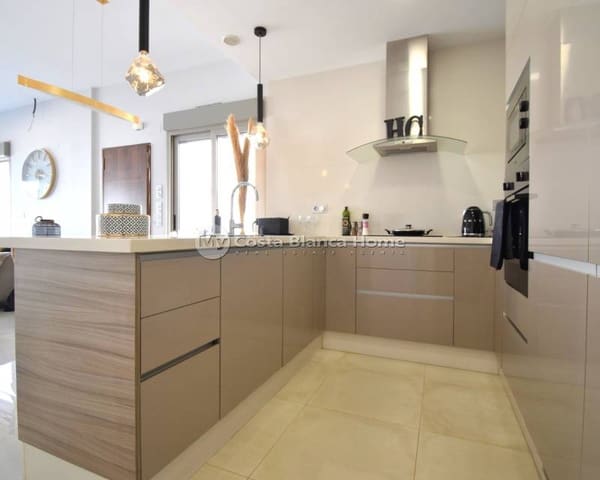 3 soveværelse Villa til salg i Villamartin, Orihuela med swimmingpool - € 369.950 (Ref: 9172023)