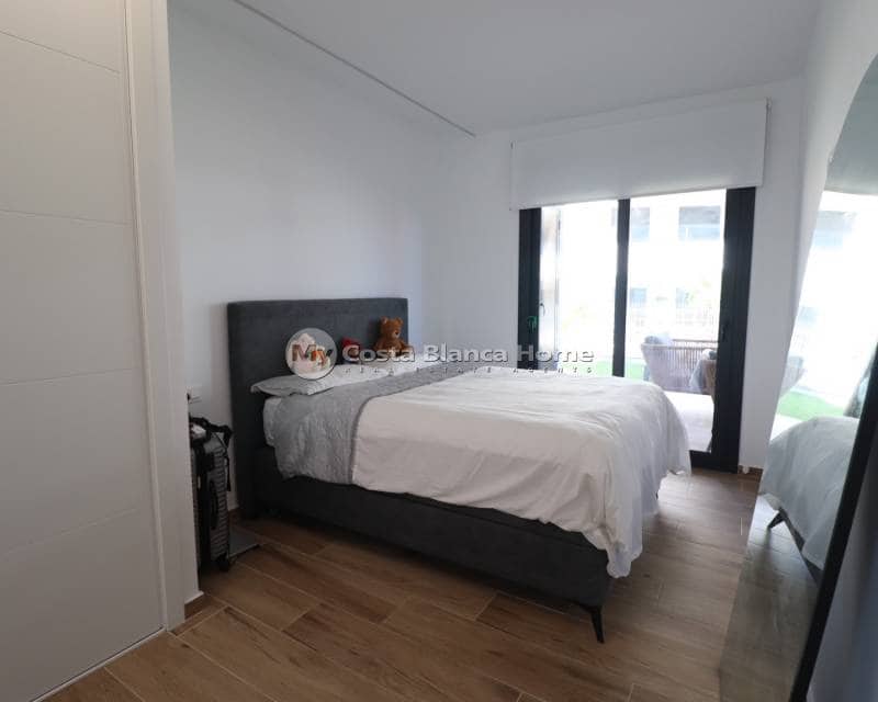 2 bedroom Apartment for sale in Villamartin with pool - € 230,000 (Ref: 9172024)