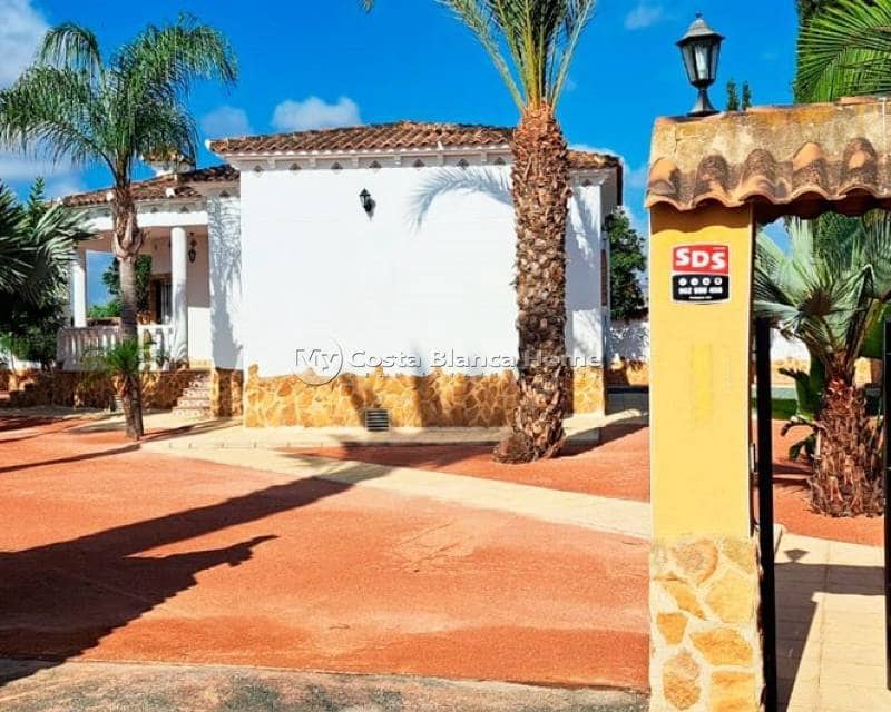 3 bedroom Finca/Country House for sale in Catral - € 385,000 (Ref: 9172031)