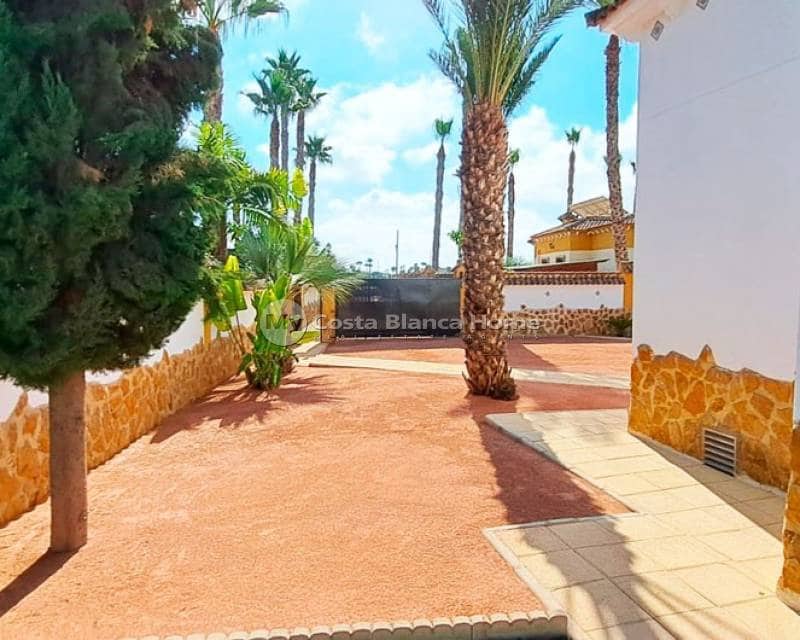 3 bedroom Finca/Country House for sale in Catral - € 385,000 (Ref: 9172031)