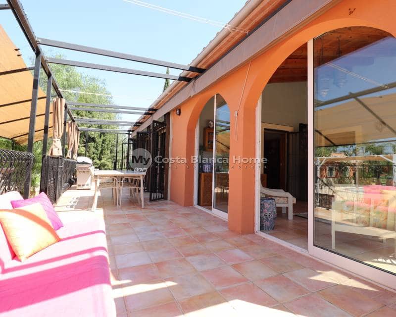 7 soveværelse Finca/Landehus til salg i Catral med swimmingpool - € 975.000 (Ref: 9172036)