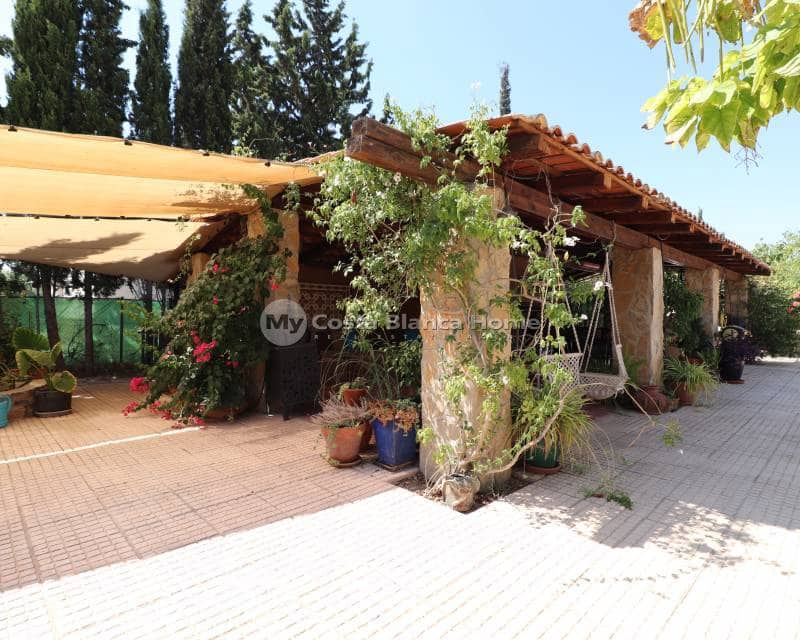 7 soveværelse Finca/Landehus til salg i Catral med swimmingpool - € 975.000 (Ref: 9172036)