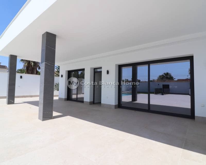 3 bedroom Villa for sale in Ciudad Quesada with pool - € 799,900 (Ref: 9172048)