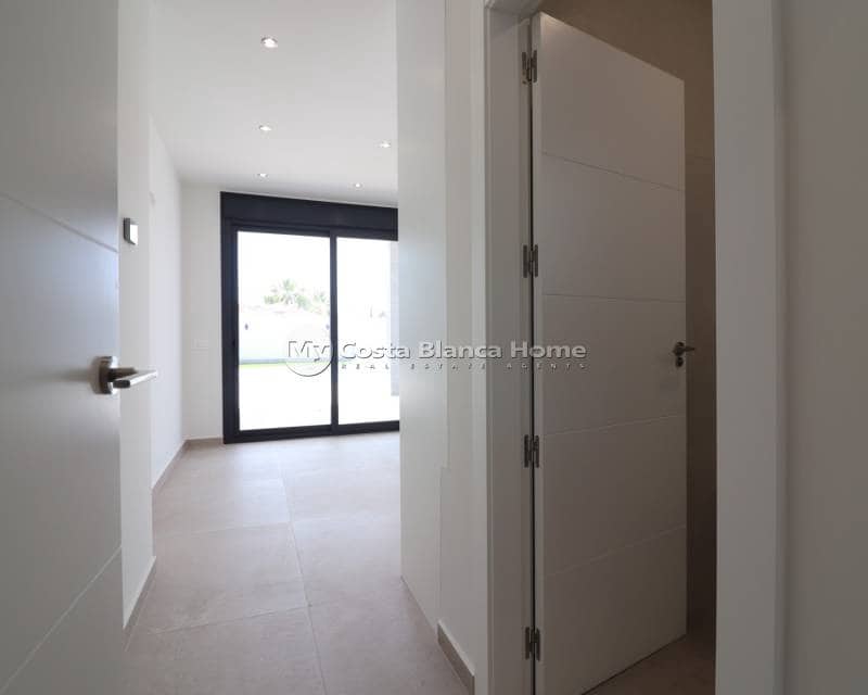 3 bedroom Villa for sale in Ciudad Quesada with pool - € 799,900 (Ref: 9172048)