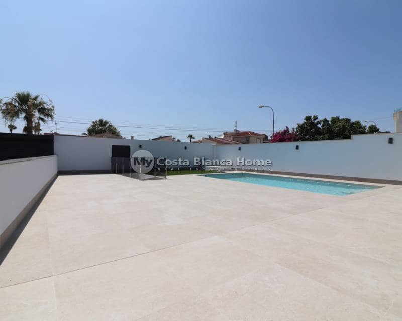 3 bedroom Villa for sale in Ciudad Quesada with pool - € 799,900 (Ref: 9172048)