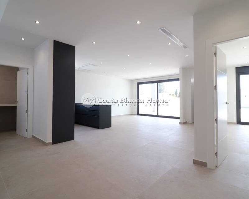 3 bedroom Villa for sale in Ciudad Quesada with pool - € 799,900 (Ref: 9172048)