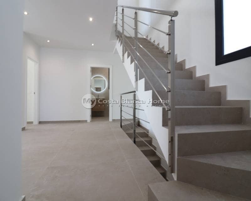 3 bedroom Villa for sale in Ciudad Quesada with pool - € 799,900 (Ref: 9172048)