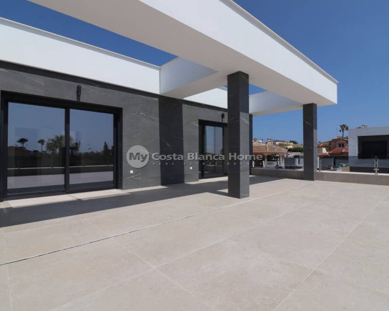 3 bedroom Villa for sale in Ciudad Quesada with pool - € 799,900 (Ref: 9172048)