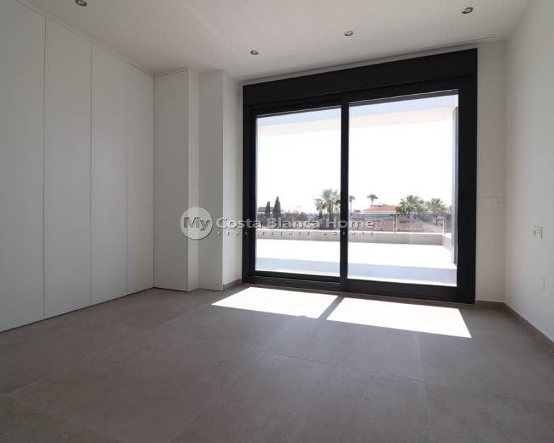 3 bedroom Villa for sale in Ciudad Quesada with pool - € 799,900 (Ref: 9172048)