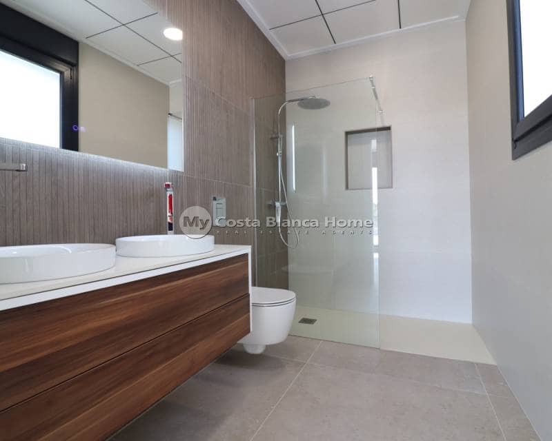 3 bedroom Villa for sale in Ciudad Quesada with pool - € 799,900 (Ref: 9172048)