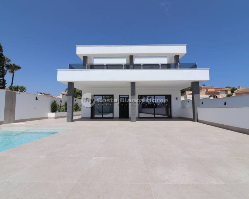 3 bedroom Villa for sale in Ciudad Quesada with pool - € 799,900 (Ref: 9172048)