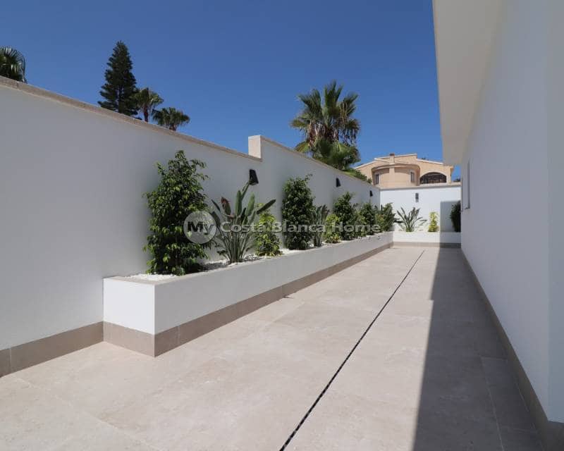 3 bedroom Villa for sale in Ciudad Quesada with pool - € 799,900 (Ref: 9172048)