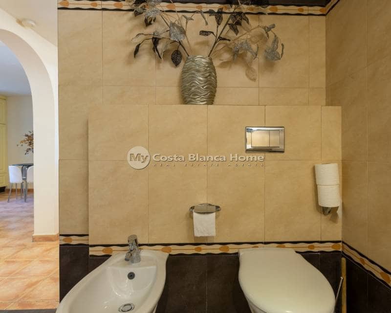 5 soverom Villa til salgs i Benijofar med svømmebasseng - € 498 000 (Ref: 9172052)