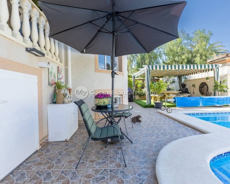 5 soverom Villa til salgs i Benijofar med svømmebasseng - € 498 000 (Ref: 9172052)