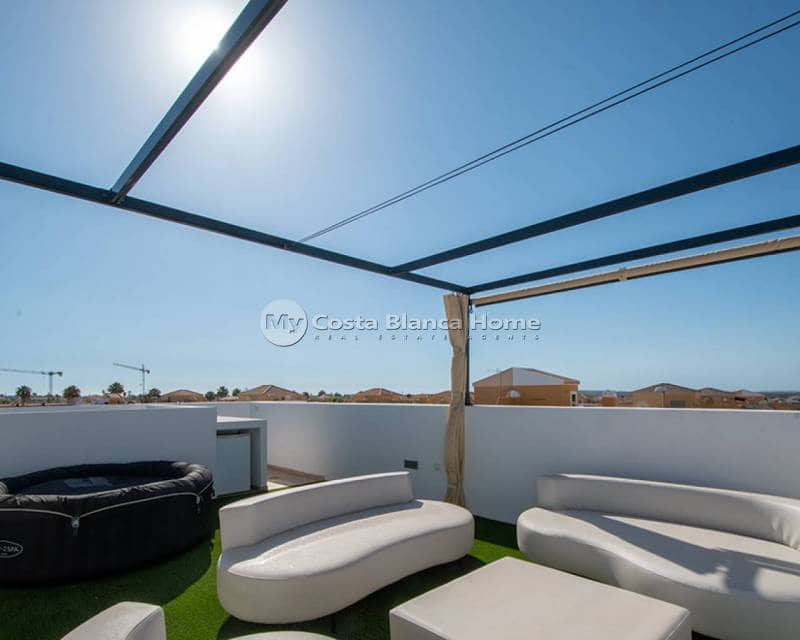 3 soveværelse Villa til salg i Ciudad Quesada med swimmingpool - € 415.000 (Ref: 9172053)