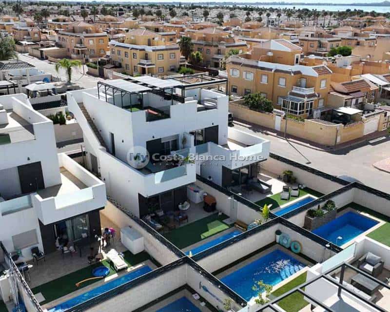 3 soveværelse Villa til salg i Ciudad Quesada med swimmingpool - € 415.000 (Ref: 9172053)