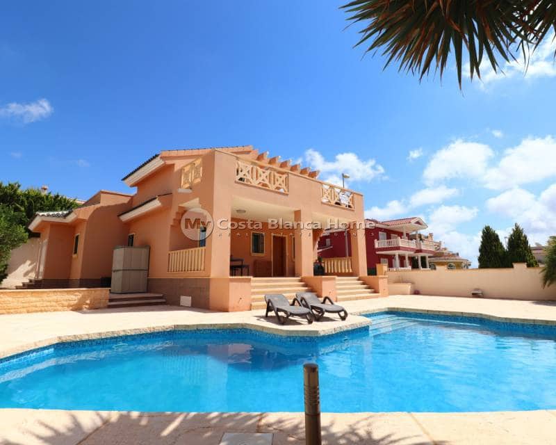 4 bedroom Villa for sale in Ciudad Quesada with pool - € 520,000 (Ref: 9172054)