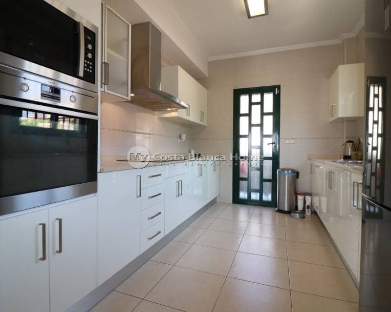 4 bedroom Villa for sale in Ciudad Quesada with pool - € 520,000 (Ref: 9172054)