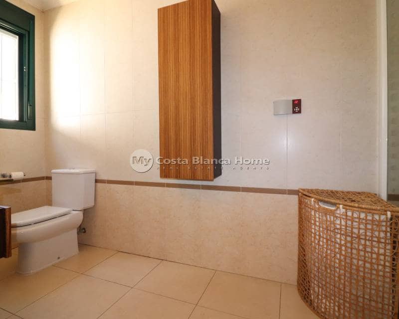 4 bedroom Villa for sale in Ciudad Quesada with pool - € 520,000 (Ref: 9172054)