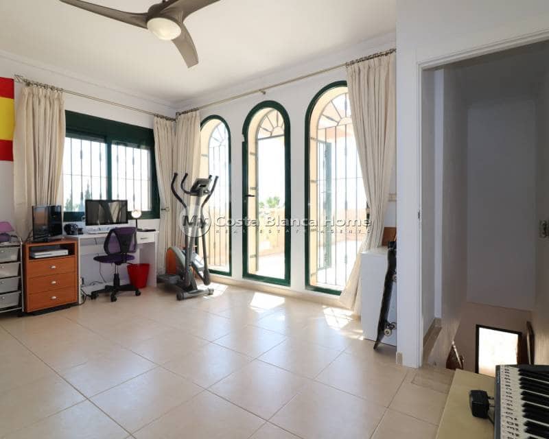 4 bedroom Villa for sale in Ciudad Quesada with pool - € 520,000 (Ref: 9172054)