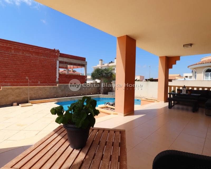 4 bedroom Villa for sale in Ciudad Quesada with pool - € 520,000 (Ref: 9172054)