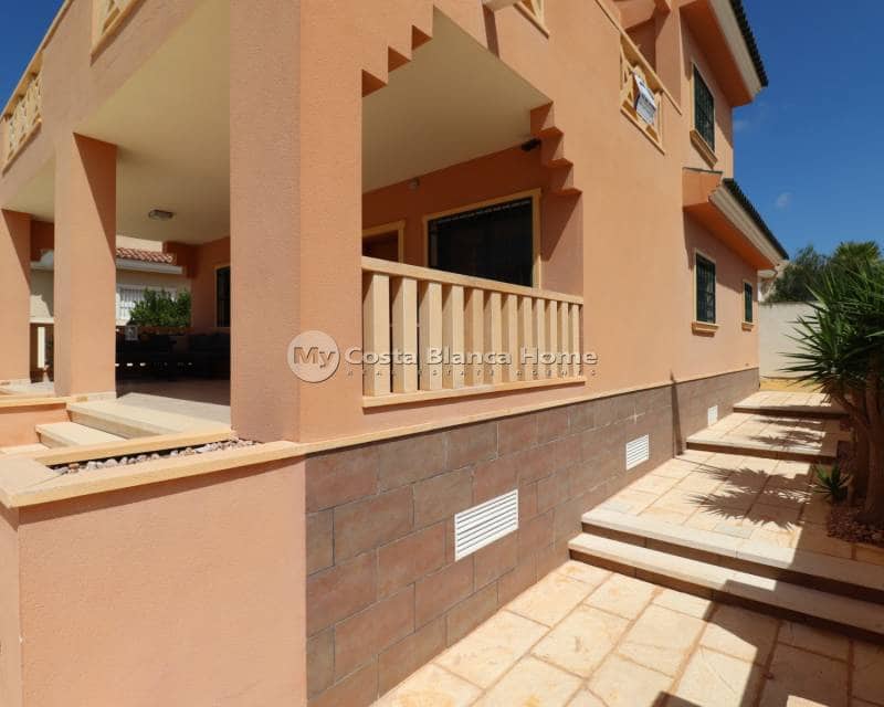 4 bedroom Villa for sale in Ciudad Quesada with pool - € 520,000 (Ref: 9172054)