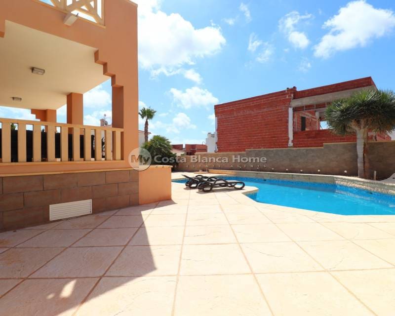 4 bedroom Villa for sale in Ciudad Quesada with pool - € 520,000 (Ref: 9172054)