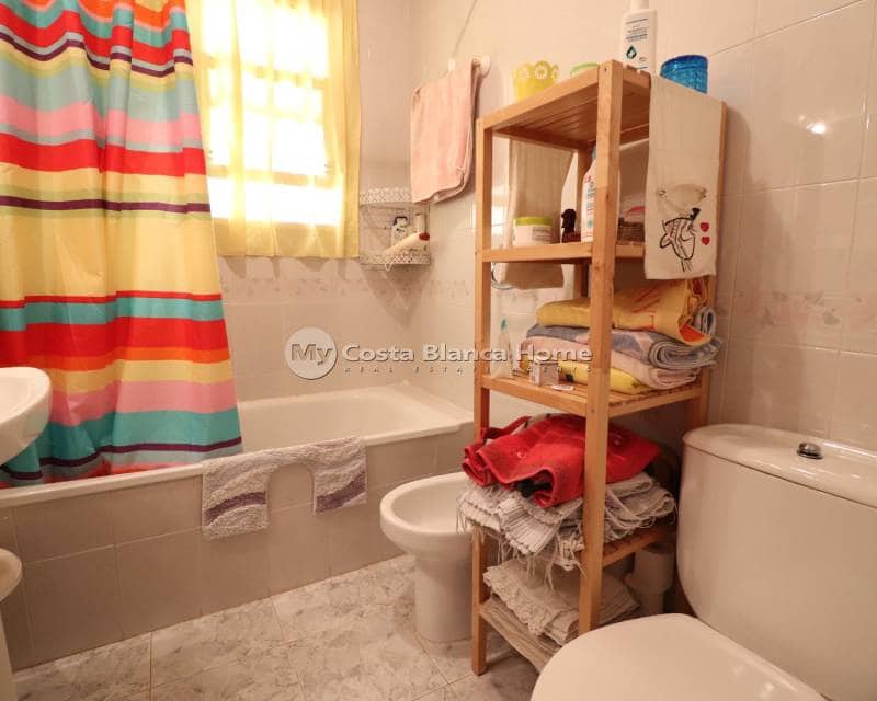 Apartamento de 2 habitaciones en Playa Flamenca en venta con piscina - 139.950 € (Ref: 9172055)