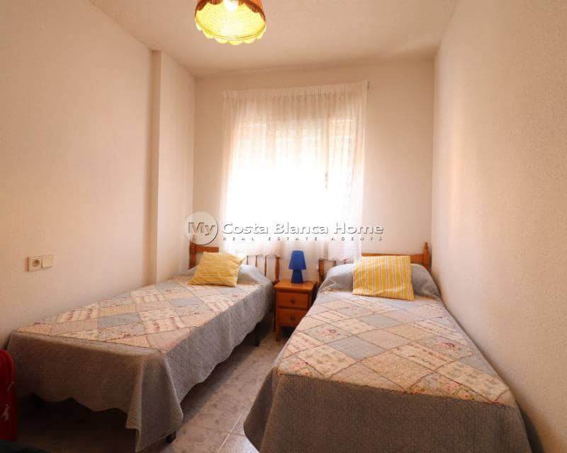 Apartamento de 2 habitaciones en Playa Flamenca en venta con piscina - 139.950 € (Ref: 9172055)