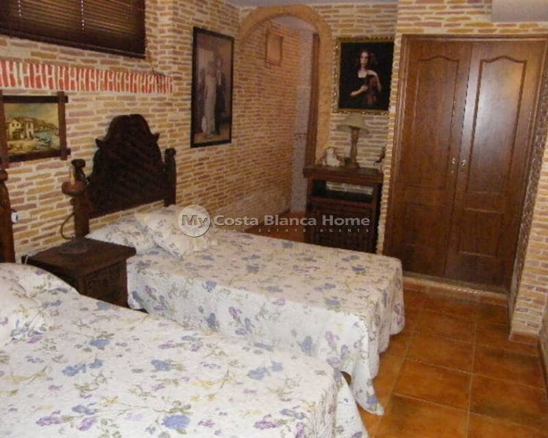 Casa de 5 habitaciones en Daya Nueva en venta - 369.000 € (Ref: 9172225)