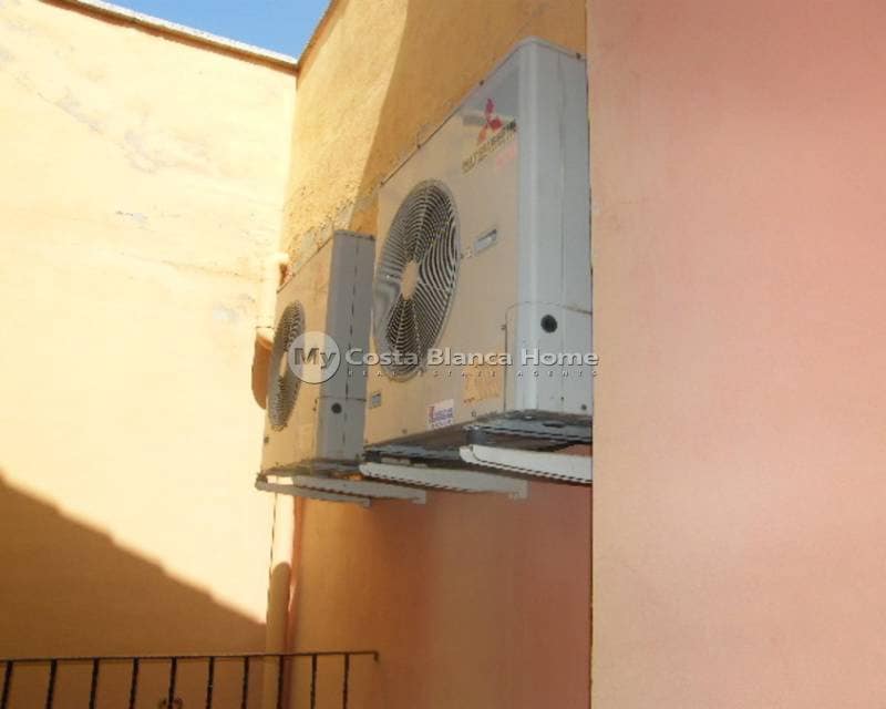 Casa de 5 habitaciones en Daya Nueva en venta - 369.000 € (Ref: 9172225)