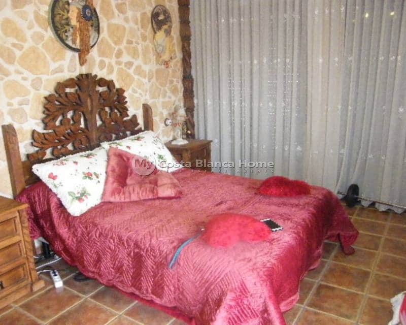 Casa de 5 habitaciones en Daya Nueva en venta - 369.000 € (Ref: 9172225)