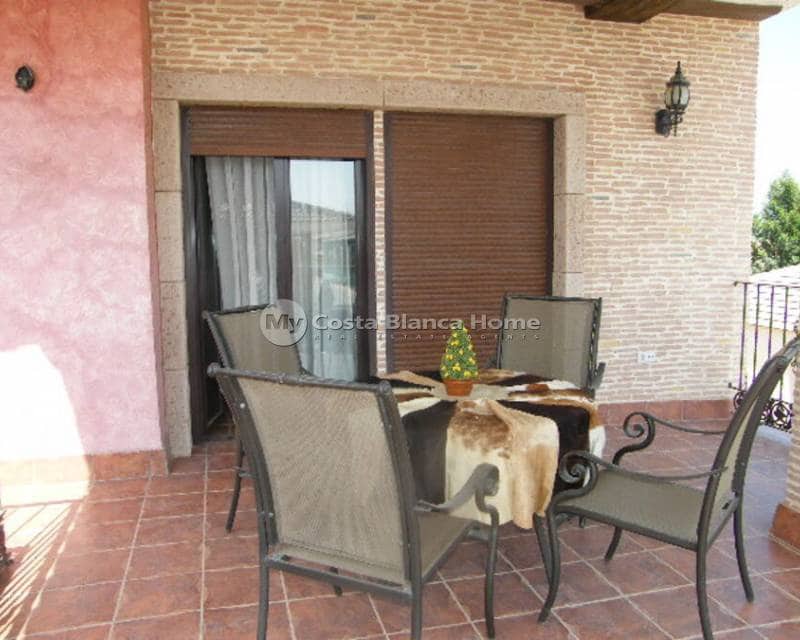 Casa de 5 habitaciones en Daya Nueva en venta - 369.000 € (Ref: 9172225)