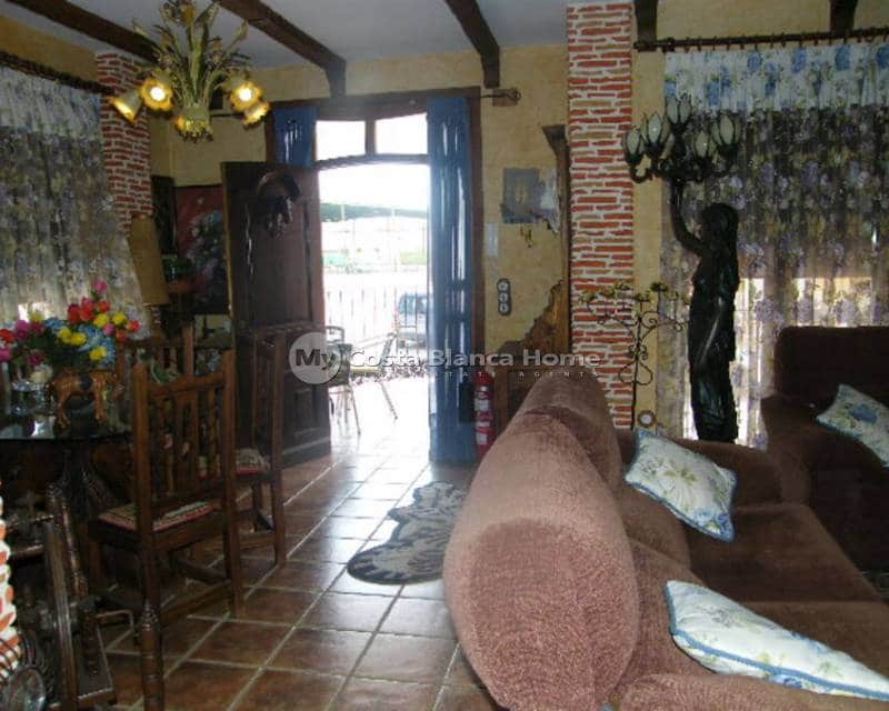 Casa de 5 habitaciones en Daya Nueva en venta - 369.000 € (Ref: 9172225)