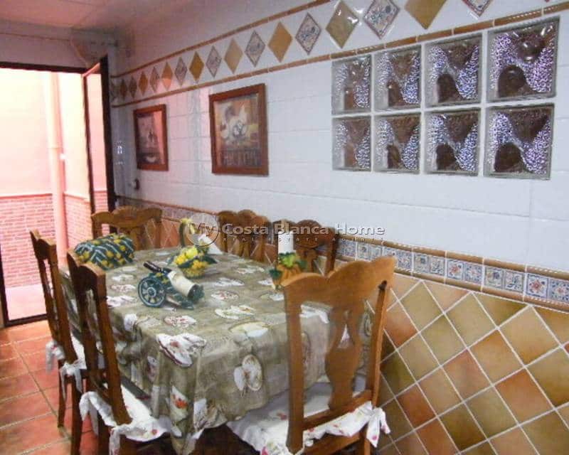 Casa de 5 habitaciones en Daya Nueva en venta - 369.000 € (Ref: 9172225)