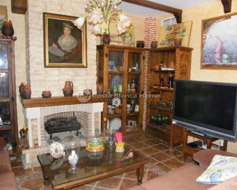 Casa de 5 habitaciones en Daya Nueva en venta - 369.000 € (Ref: 9172225)