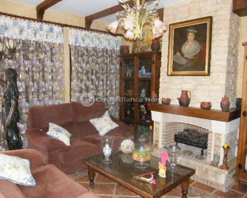 Casa de 5 habitaciones en Daya Nueva en venta - 369.000 € (Ref: 9172225)