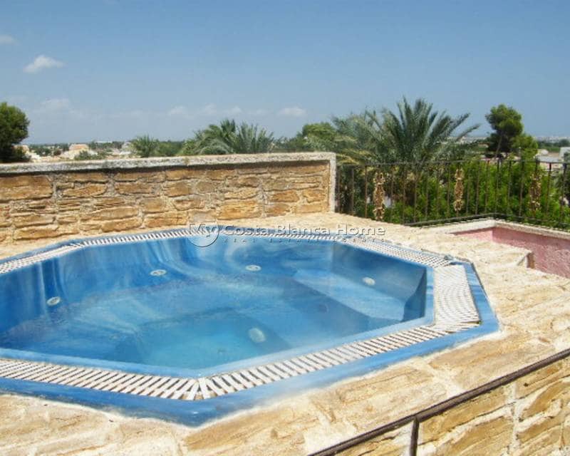 Casa de 5 habitaciones en Daya Nueva en venta - 369.000 € (Ref: 9172225)