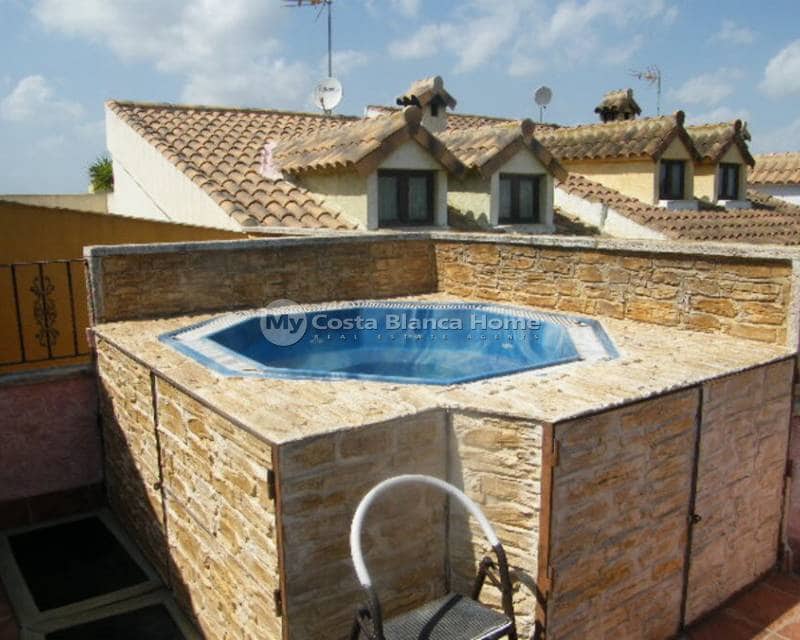 Casa de 5 habitaciones en Daya Nueva en venta - 369.000 € (Ref: 9172225)