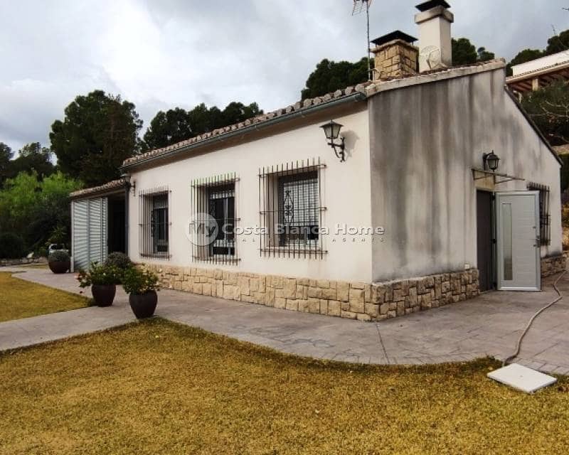 3 quarto Moradia para venda em Cocentaina com piscina - 375 000 € (Ref: 9191677)