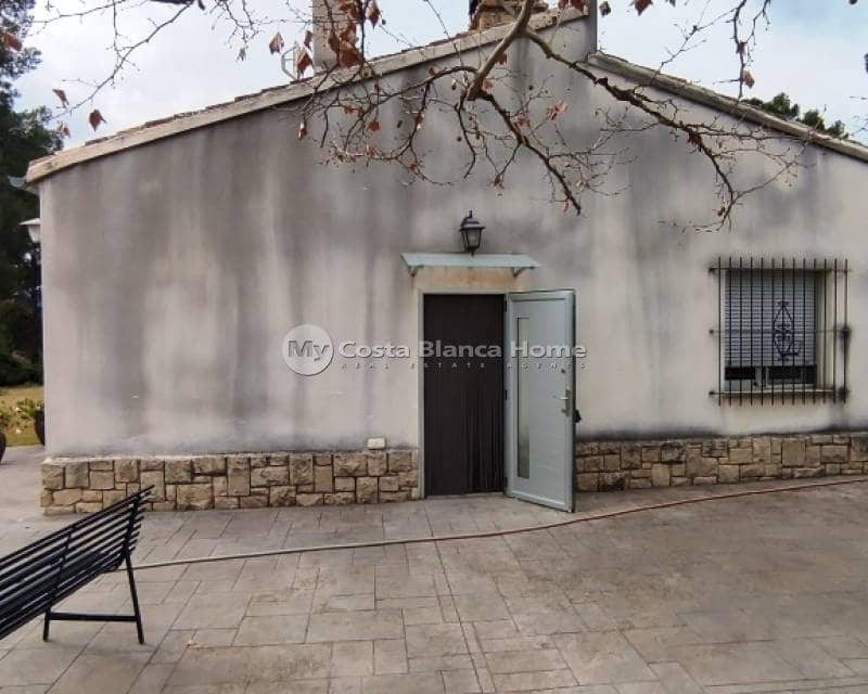 3 quarto Moradia para venda em Cocentaina com piscina - 375 000 € (Ref: 9191677)