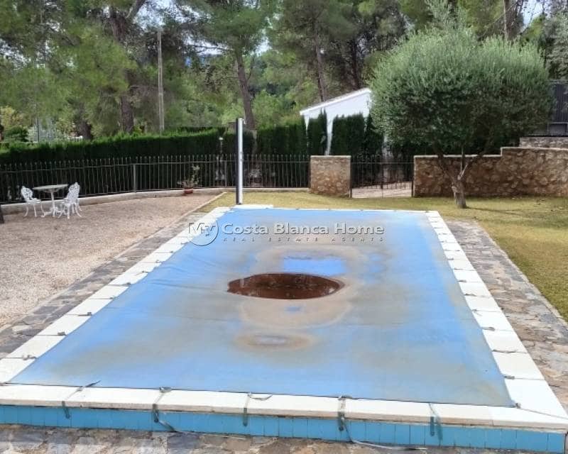 3 quarto Moradia para venda em Cocentaina com piscina - 375 000 € (Ref: 9191677)