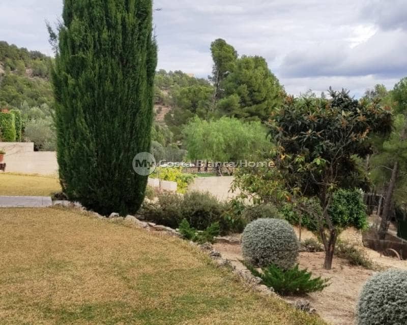 3 quarto Moradia para venda em Cocentaina com piscina - 375 000 € (Ref: 9191677)