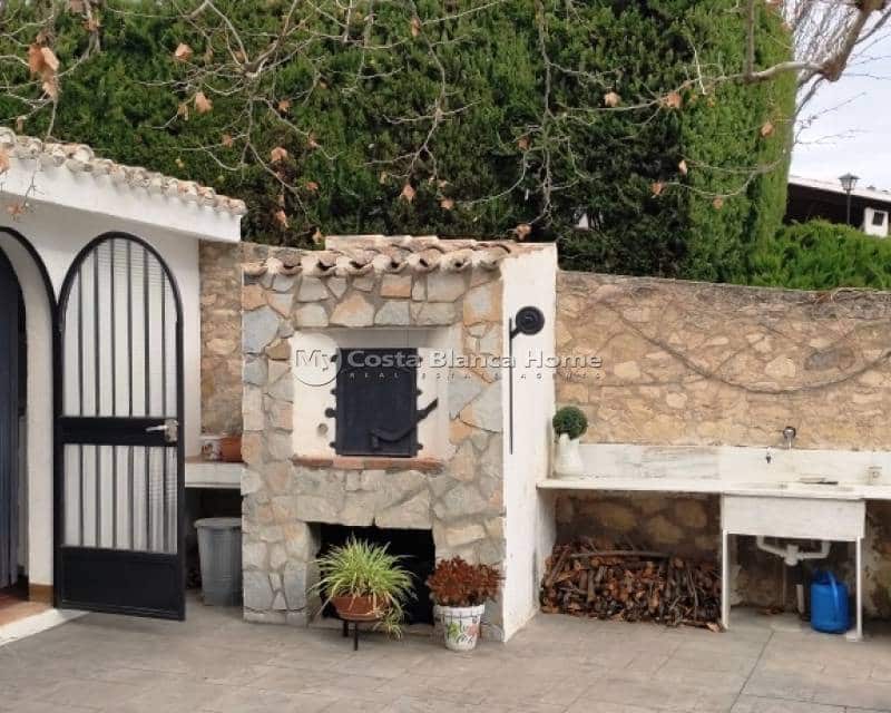 3 quarto Moradia para venda em Cocentaina com piscina - 375 000 € (Ref: 9191677)