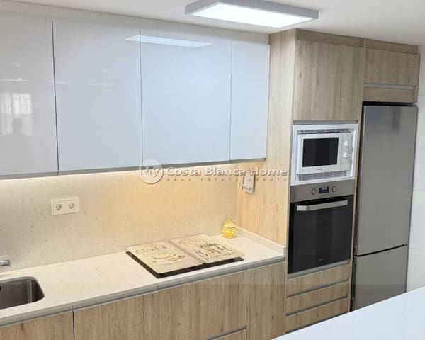 2 slaapkamer Appartement te koop in La Zenia, Orihuela met zwembad - € 229.000 (Ref: 9203224)