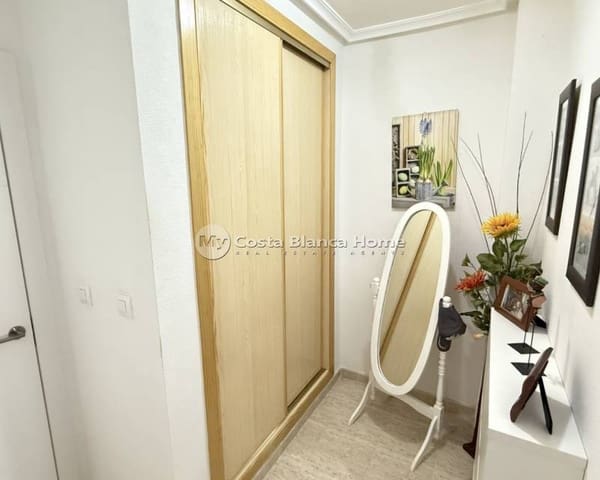 2 slaapkamer Appartement te koop in La Zenia, Orihuela met zwembad - € 229.000 (Ref: 9203224)