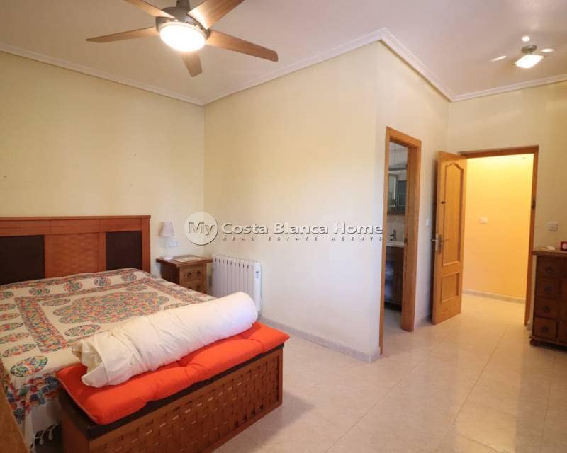 3 sovrum Finca/Hus på landet till salu i Catral med pool - 375 000 € (Ref: 9203225)