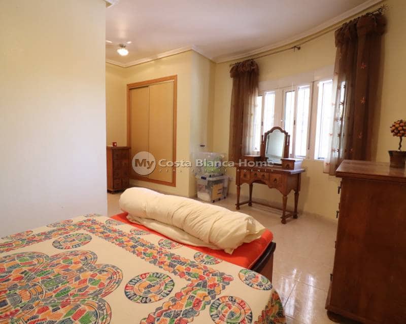 3 sovrum Finca/Hus på landet till salu i Catral med pool - 375 000 € (Ref: 9203225)