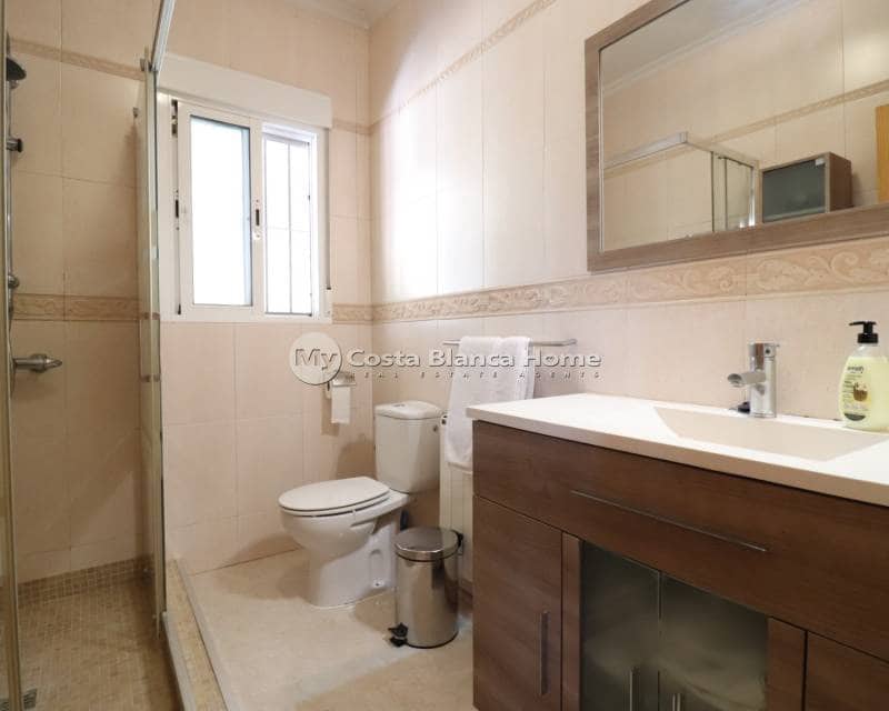 3 sovrum Finca/Hus på landet till salu i Catral med pool - 375 000 € (Ref: 9203225)