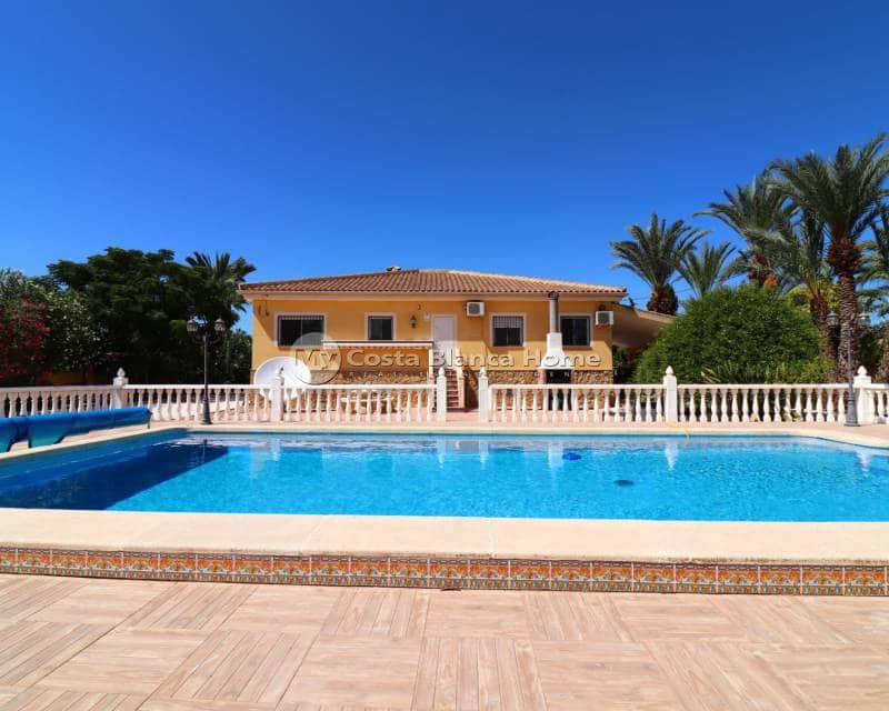 3 sovrum Finca/Hus på landet till salu i Catral med pool - 375 000 € (Ref: 9203225)